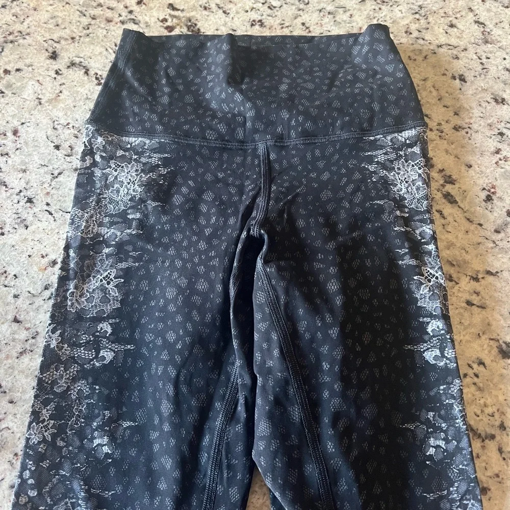 lululemon athletica Black Floral Leggings - Picture 2 of 6